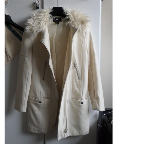 Winter wool white coat, with faux-shearling collar, Sz 2 - Picture 6 of 10